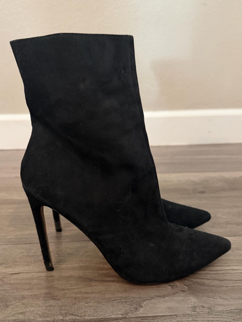 Steve Madden Black Suede Pointed-Toe Stiletto Ankle Boots
